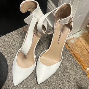 Breckelles White Ankle Strap Heels